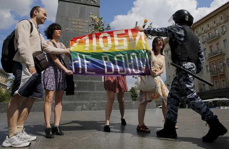 Участники митинга в поддержку прав ЛГБТ-сообщества /&nbsp;hrw.org
Фото: Reuters