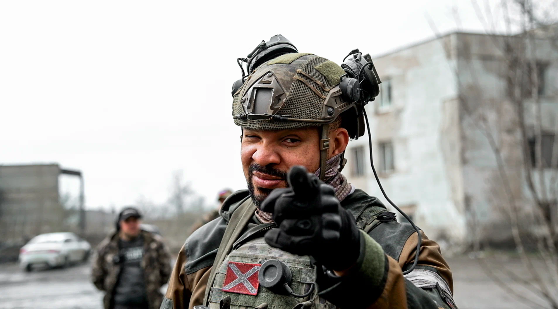 Фото со съёмок фильма «Малыш»
kinopoisk.ru